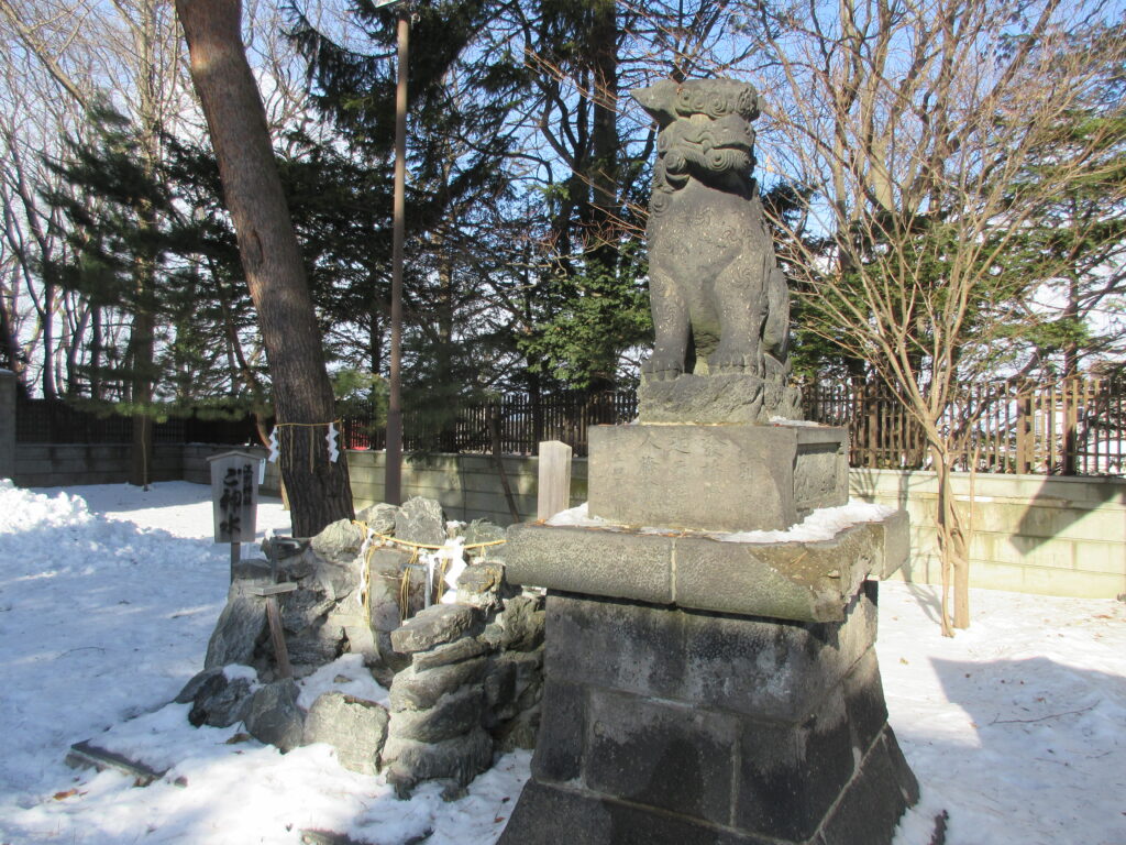 江別神社の冬の社殿と鳥居｜2026年厄払い・どんど焼き案内