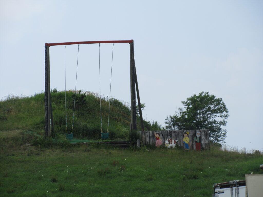 江別市アースドリーム角山農場チャリティーフェスタ2026の様子 動物ふれあいとマルシェイベント